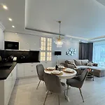 Nadmorskie Tarasy Sorrento Z Garazem,basen, Sauna,jacuzzi 公寓