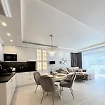 公寓 Nadmorskie Tarasy Sorrento Z Garazem,basen, Sauna,jacuzzi *