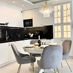 公寓 Nadmorskie Tarasy Sorrento Z Garazem,basen, Sauna,jacuzzi *
