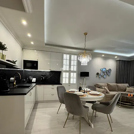 Nadmorskie Tarasy Sorrento Z Garazem,basen, Sauna,jacuzzi Appartamento *