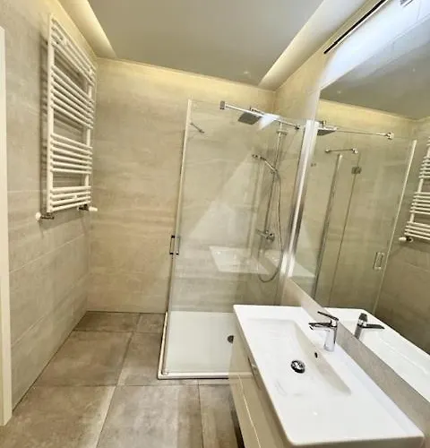Apartment Nadmorskie Tarasy Sorrento Z Garazem,basen, Sauna,jacuzzi *