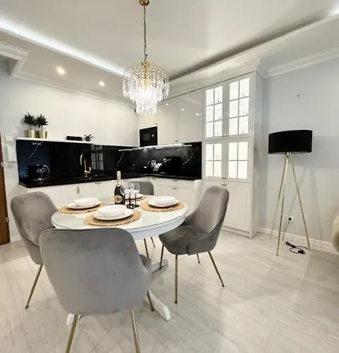 Nadmorskie Tarasy Sorrento Z Garazem,basen, Sauna,jacuzzi Apartment *