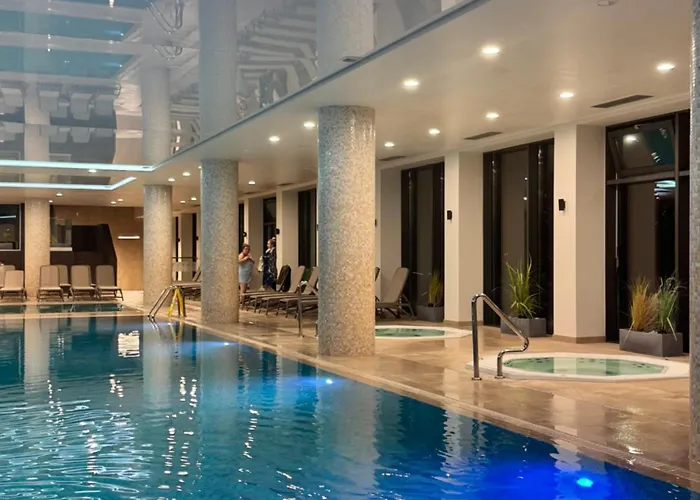 Apartment Nadmorskie Tarasy Sorrento Z Garazem,basen, Sauna,jacuzzi